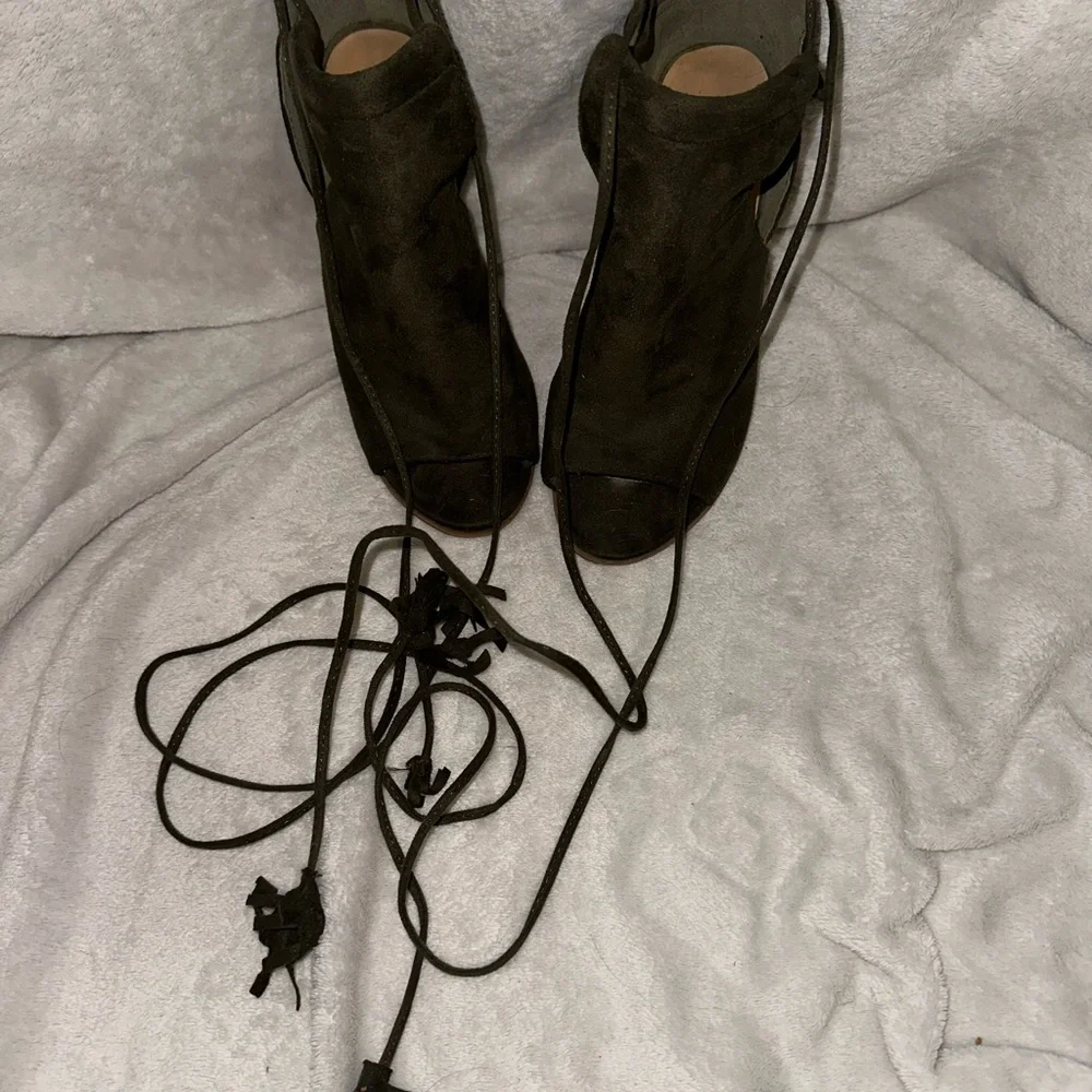 Cut Out Booties - Picture 4 of 6